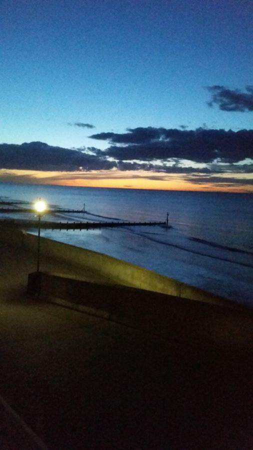 The Two Lifeboats Bed & Breakfast Sheringham Exterior photo